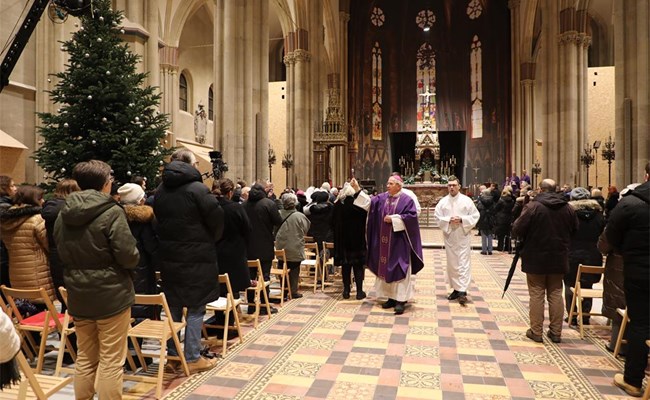 ​Biskup Gorski predvodio misu zornicu i blagoslov Zagrebačke katedrale